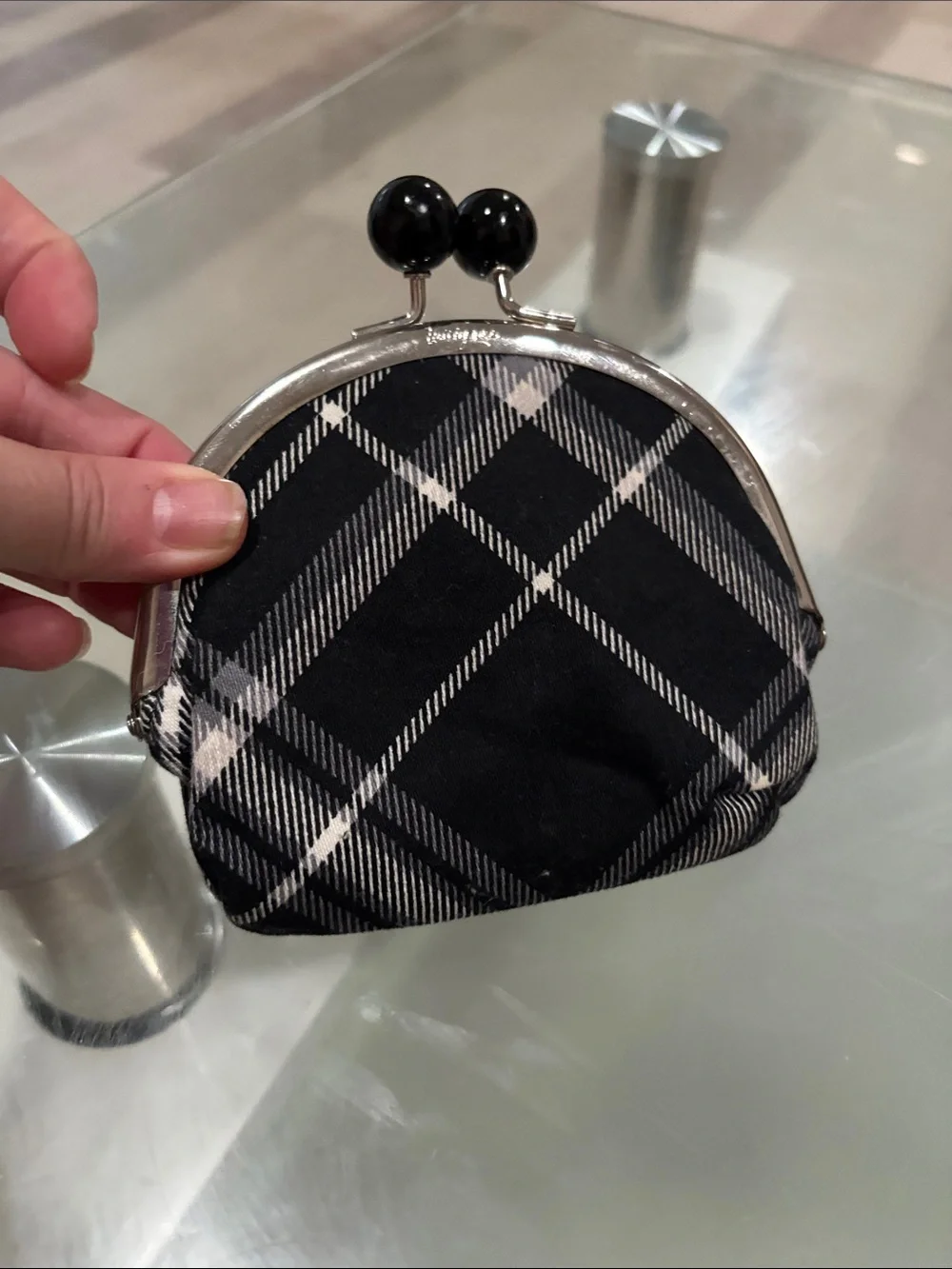 Thirty One 31 Double Pinch Coin Purse Black and White Plaid Kisslock